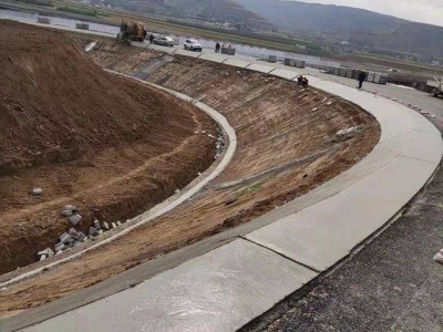 高速公路路肩和應急車道有什么區別,高速公路路肩